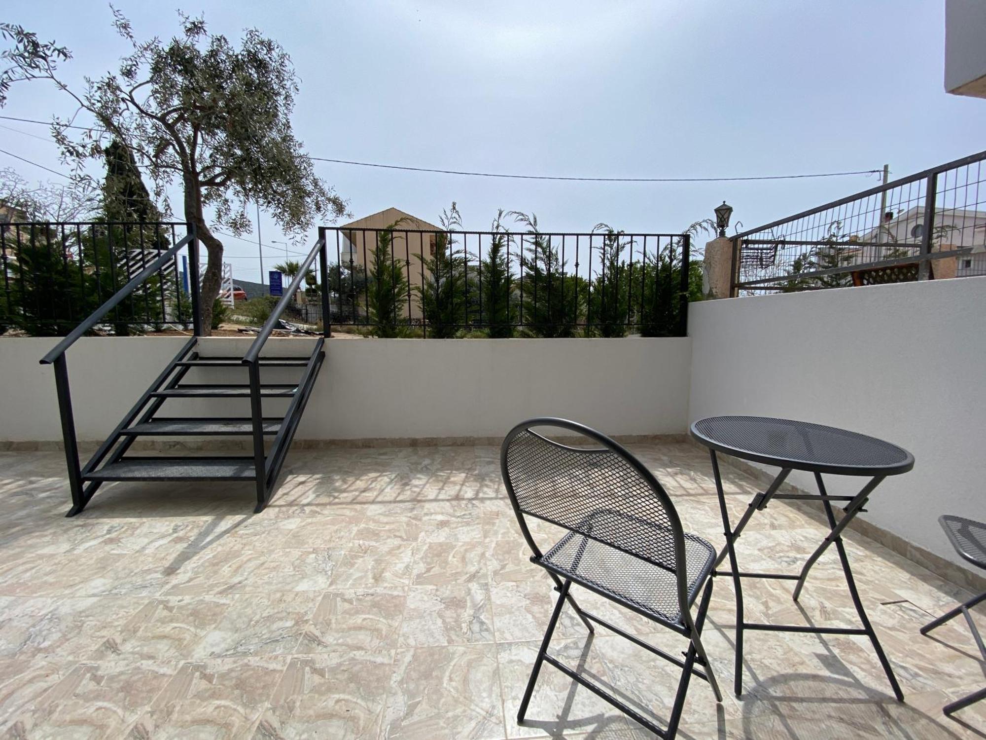 Opalium Beach Front Suites Потос Екстериор снимка