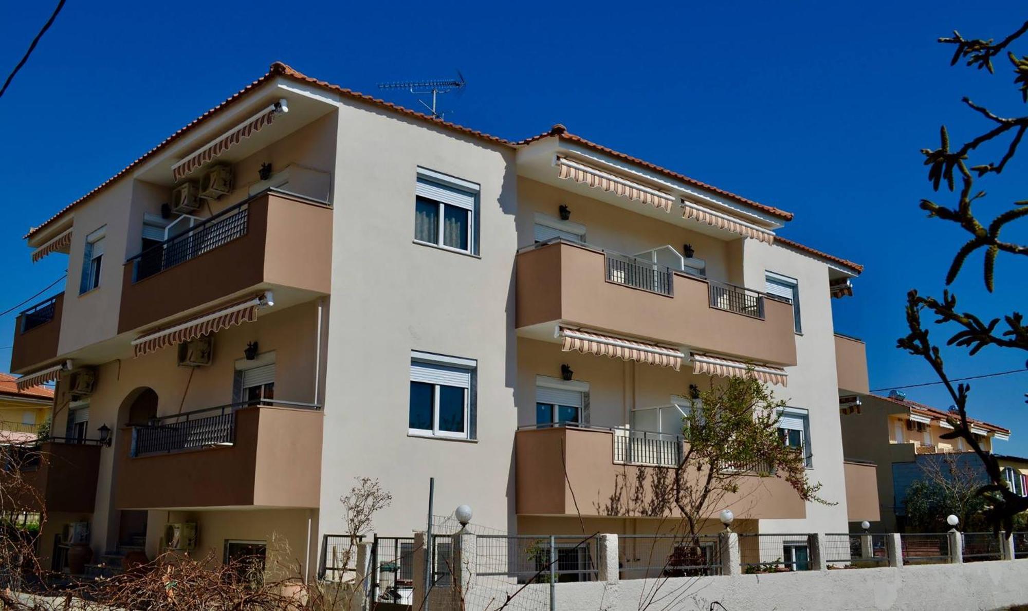 Opalium Beach Front Suites Потос Екстериор снимка
