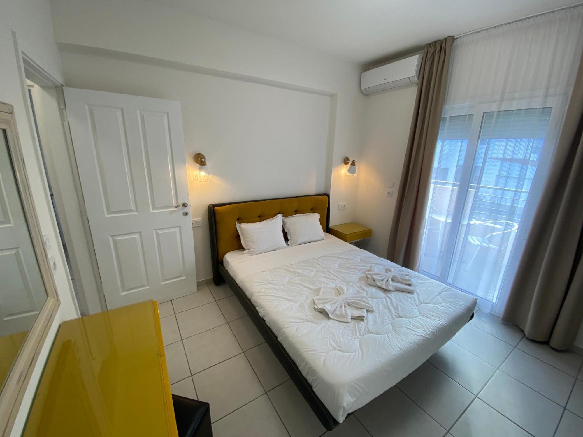 Opalium Beach Front Suites Потос Екстериор снимка