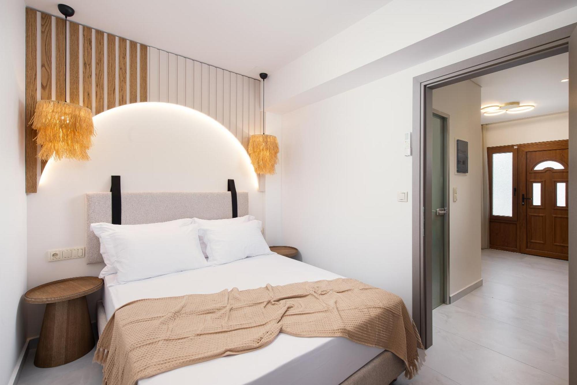 Opalium Beach Front Suites Потос Екстериор снимка