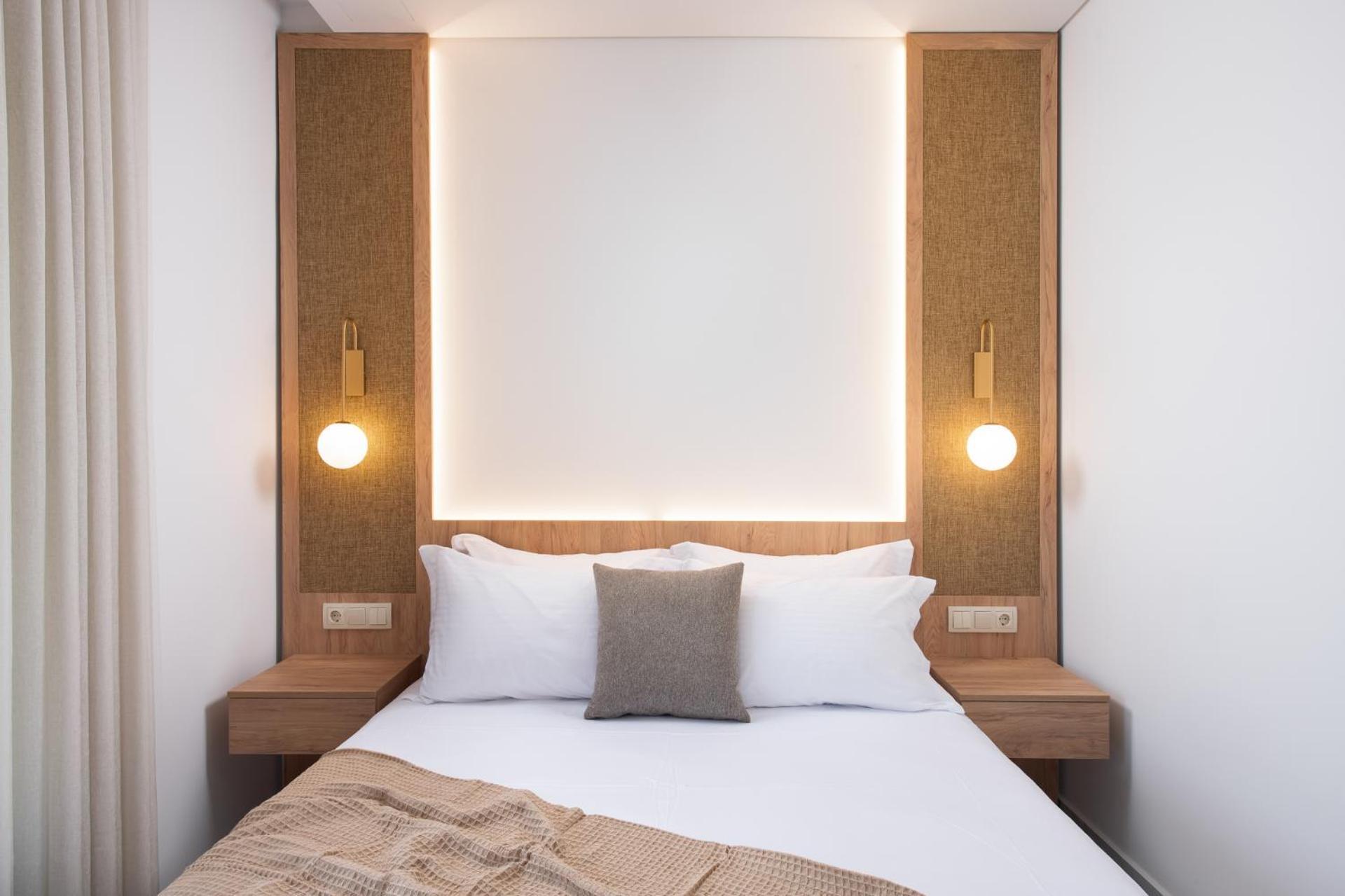 Opalium Beach Front Suites Потос Екстериор снимка